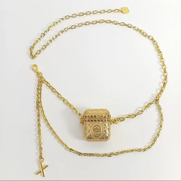 ✨ Gold Chain Waist Belt with AirPods Case ✨ - Picture 6 of 10